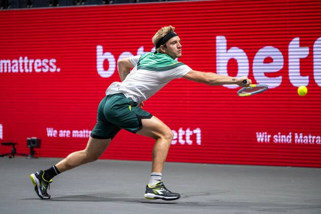 In Alejandro DAVIDOVICH FOKINA ESP , Alexander ZVEREV GER vs Alejandro DAVIDOVICH FOKINA ESP , TENNIS, bett1hulks Indoor, 1 semi-final, 17 10 2020, GER, TENNIS, ATP TOUR, bett1hulks Indoor, 1 semi-final, Alexander ZVEREV GER vs Alejandro DAVIDOVICH FOKINA ESP , 17 10 2020 KOELN Copyright: xEibnerxPressefotox xBenjaminxSOELZERx EP_BSO