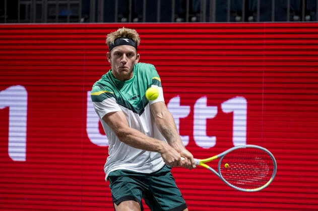 In Alejandro DAVIDOVICH FOKINA ESP , Alexander ZVEREV GER vs Alejandro DAVIDOVICH FOKINA ESP , TENNIS, bett1hulks Indoor, 1 semi-final, 17 10 2020, GER, TENNIS, ATP TOUR, bett1hulks Indoor, 1 semi-final, Alexander ZVEREV GER vs Alejandro DAVIDOVICH FOKINA ESP , 17 10 2020 KOELN Copyright: xEibnerxPressefotox xBenjaminxSOELZERx EP_BSO