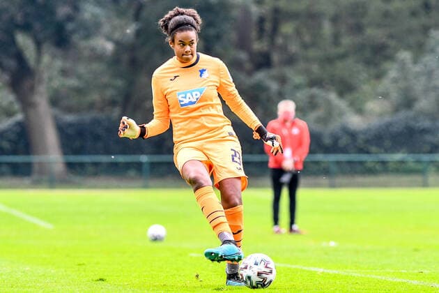 Louisa Binley Goalie TSG, 23 on the ball, game scene, cut-out, full body, single picture, action, action, 17 10 2020, Cologne Germany , Soccer, 2 Women Bundesliga South, 1 FC Köln TSG 1899 Hoffenheim II, DFB DFL REGULATIONS PROHIBIT ANY USE OF PHOTOGRAPHS AS IMAGE SEQUENCES AND OR QUASI VIDEO xmhx