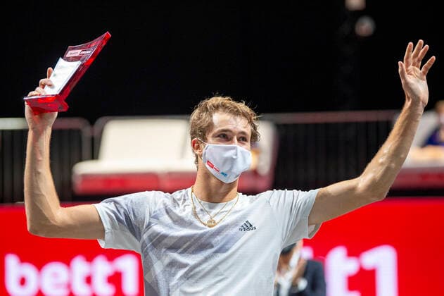 In the Victory Ceremony of Alexander ZVEREV GER , Alexander ZVEREV GER vs Felix AUGER ALIASSIME CAN , TENNIS, bett1hulks Indoor, FINALE, 18 10 2020, GER, TENNIS, ATP TOUR, bett1hulks Indoor, FINALE, Alexander ZVEREV GER vs Felix AUGER ALIASSIME CAN , 18 10 2020 COLOGNE Copyright: xEibnerxPressefotox xBenjaminxSOELZERx EP_BSO