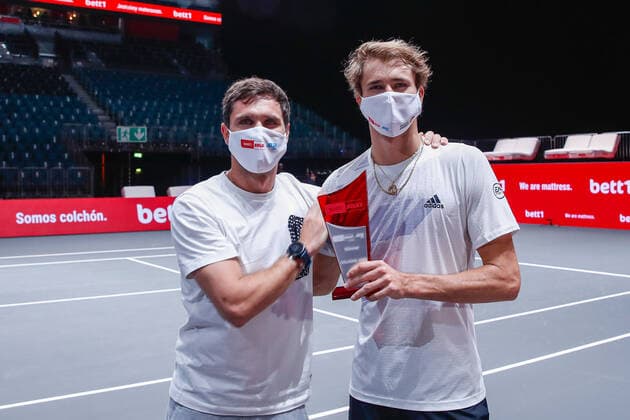 After the tournament win in the first round, ZVEREV, Mischa GER ATP Ranking No 265, seeded to No WC and individual winner, Alexander GER ATP Ranking No 7, seeded to No 1, remain empty at the bett1HULKS Indoors ATP 250 on 18 10 2020 in Cologne LANXESS arena, Germany