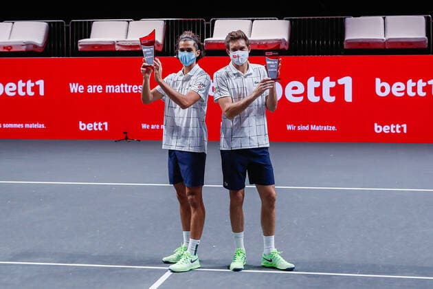 The lucky winners of the tournament from l HERBERT, Pierre Hugues FRA ATP Ranking Doubles No 28, seeded No 2, MAHUT, Nicolas FRA ATP Ranking Doubles No 28 remain empty at the bett1HULKS Indoors ATP 250 on 18 10 2020 in Cologne LANXESS arena , Germany