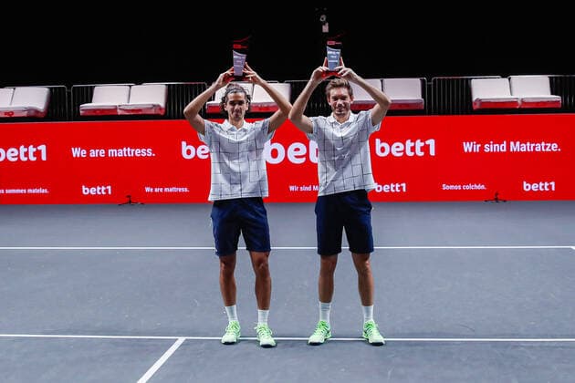 The lucky winners of the tournament from l HERBERT, Pierre Hugues FRA ATP Ranking Doubles No 28, seeded No 2, MAHUT, Nicolas FRA ATP Ranking Doubles No 28 remain empty at the bett1HULKS Indoors ATP 250 on 18 10 2020 in Cologne LANXESS arena , Germany