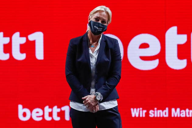 Barbara Rittner, Tournament Director and national coach of the German Tennis Federation DTB, will be empty at the presentation ceremony for the doubles at the bett1HULKS Indoors ATP 250 on 18 10 2020 in Cologne LANXESS arena, Germany