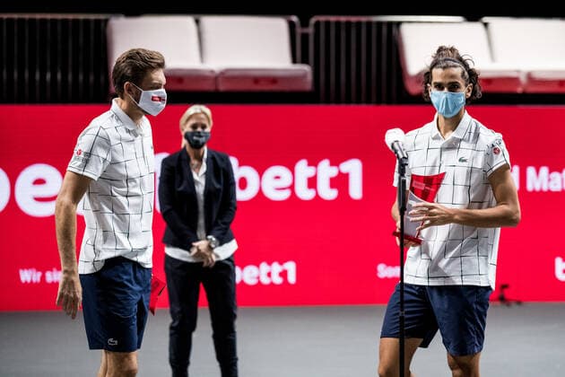 bett1HULKS Indoors ATP 250 Cologne, 18 10 2020 Nicolas MAHUT FRA and Pierre Hugues Herbert FRA at the award ceremony bett1HULKS Indoors ATP 250 on 18 10 2020 in Cologne LANXESSarena , Germany Copyright: xBEAUTIFULxSPORTS Wunderlx