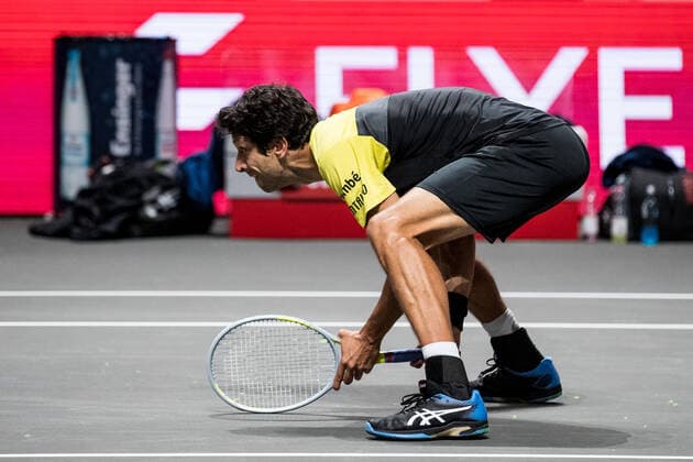bett1HULKS Indoors ATP 250 Cologne, 18 10 2020 Marcelo MELO BRA remains lying in bed after his teammate Lukasz KUBOT POL scored a goal in the back of the head and needs treatment After a few minutes he manages to get up and continues playing bet1HULKS Indoors ATP 250 on 18 10 2020 in Cologne LANXESSarena , Germany Copyright: xBEAUTIFULxSPORTS Wunderlx