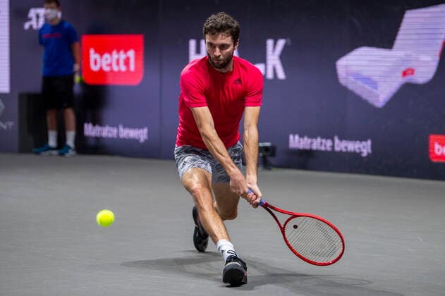 In Gilles SIMON FRA , Jordan THOMPSON FROM vs. Gilles SIMON FRA , TENNIS, bett1HULKS Championship, 19 10 2020, GER, TENNIS, ATP TOUR, bett1HULKS Championship, Jordan THOMPSON FROM vs. Copyright: xEibnerxPressefotox xBenjaminxSOELZERx EP_BSO