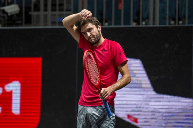 In Gilles SIMON FRA , Jordan THOMPSON FROM vs. Gilles SIMON FRA , TENNIS, bett1HULKS Championship, 19 10 2020, GER, TENNIS, ATP TOUR, bett1HULKS Championship, Jordan THOMPSON FROM vs. Copyright: xEibnerxPressefotox xBenjaminxSOELZERx EP_BSO