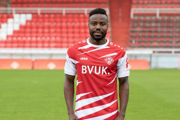 Nzuzi Toko, FC Würzburger Kickers, 2 Bundesliga, portrait date 2020 2021, Copyright: FWK HMBxMedia xHeikoxBecker