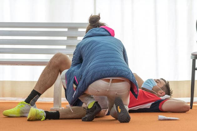 Tennis, Wolffkran Open 2020 In the picture Julian LENZ GER was treated Medical Timeout Ismaning TC Ismaning Bavaria Germany Copyright: Passion2Press MarkusxFischerx
