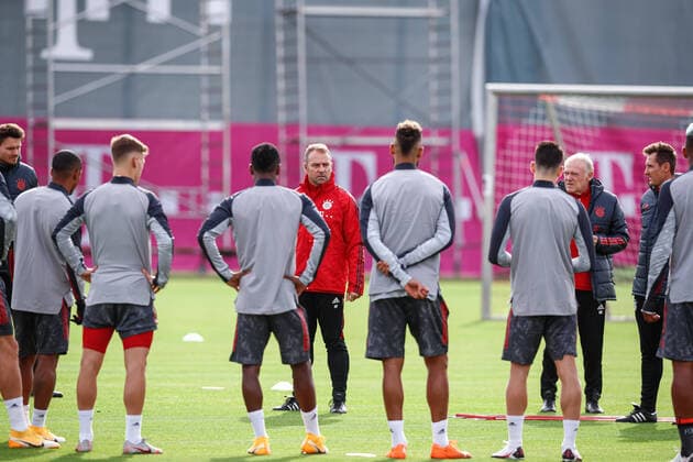 Hans Dieter Flick Hansi, coach of Bayern Muenchen, will speak to his players in the final training before the CL game FC Bayern Muenchen Atletico Madrid Champions League, Group A, group phase, 1 matchday, am 21 10 2020 A L L I A N Z A R E N A DFL REGULATIONS PROHIBIT ANY USE OF PHOTOGRAPHS AS IMAGE SEQUENCES AND OR QUASI VIDEO Marco Donato FC Bayern Muenchen via SVEN SIMON Fotoagentur Football Champions League FC Bayern Muenchen Atletico Madrid SVEN SIMON