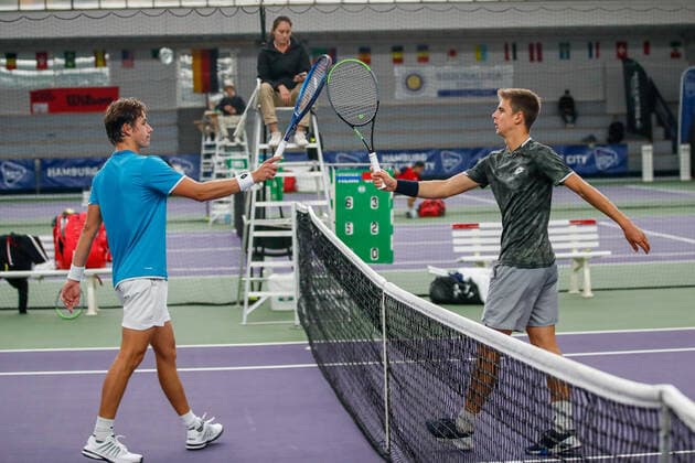 v l , HENNING, Benedikt GER Ranking PRO 1243 and, AJDUKOVIC, Duje CRO Ranking PRO 387 at the FUTURE NORD ITF World Tennis Tour M25 on 20 10 2020 in Hamburg Verbandshalle Hamburg , Germany