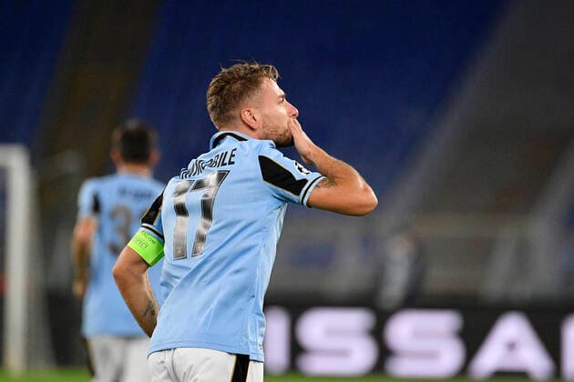 Sport Bilder des Tages Photo Fabrizio Corradetti - LaPresse October 20st Roma (Italy) Soccer Lazio - Borussia Dortmund Uefa Champions League 2020-2021 - Olimpico Stadium of Roma In the pic: Ciro Immobile (Lazio) celebrates after goal 1-0  Copyright: xFabrizioxCorradetti LaPressex