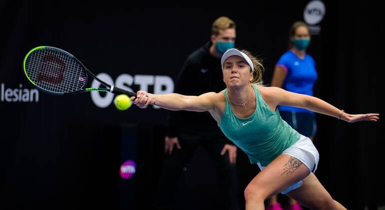 October 21, 2020, Ostrava, CZECH REPUBLIC: Elina Svitolina of the Ukraine in action during the first round at the 2020 J&T Banka Ostrava Open WTA, Tennis Damen Premier tennis tournament against Maria Sakkari of Greece Ostrava CZECH REPUBLIC - ZUMAa181 20201021_zaa_a181_103 Copyright: xRobxPrangex