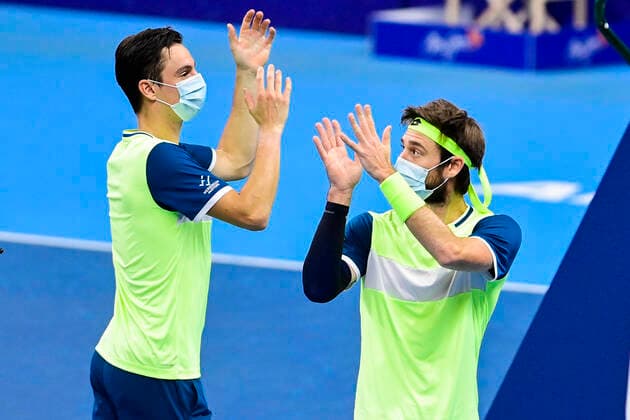 ATTENTION EDITORS - HAND OUT - EDITORIAL USE ONLY - NO SALES - NO MARKETING - Belgian Joran Vliegen and Belgian Sander Gille celebrate after winning the match of Belgian pair Gille-Vliegen against British pair Evans and Norrie, in the second round of the men s doubles competition at the European Open Tennis ATP, Tennis Herren tournament, in Antwerp, Thursday 22 October 2020. LAURIExDIEFFEMBACQ  x2569528x