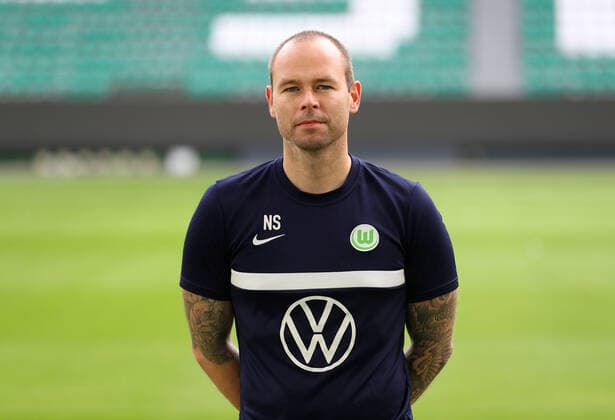 Zeugwart Nils Scholz VfL Wolfsburg 1 BL, portrait date 2020 2021, Wolfsburg