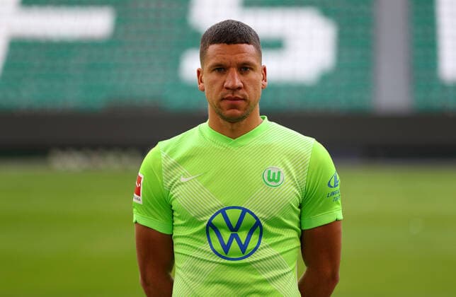Jeffrey Bruma VfL Wolfsburg 1 BL, portrait date 2020 2021, Wolfsburg