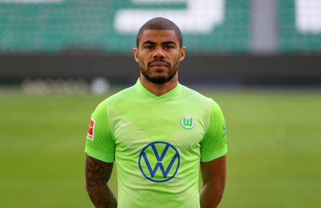 Paulo Otavio VfL Wolfsburg 1 BL, portrait date 2020 2021, Wolfsburg