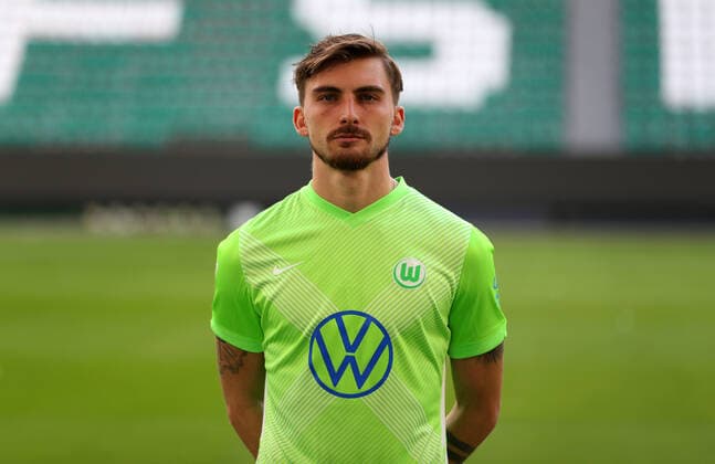 Maximilian Philipp VfL Wolfsburg 1 BL, portrait date 2020 2021, Wolfsburg