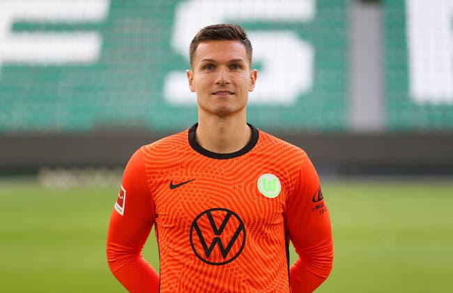Goalkeeper Pavao Pervan VfL Wolfsburg 1 BL, portrait date 2020 2021, Wolfsburg