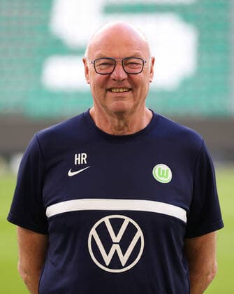 Zeugwart Heribert Rüttger VfL Wolfsburg 1 BL, portrait date 2020 2021, Wolfsburg