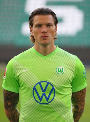Daniel Ginczek VfL Wolfsburg 1 BL, portrait date 2020 2021, Wolfsburg