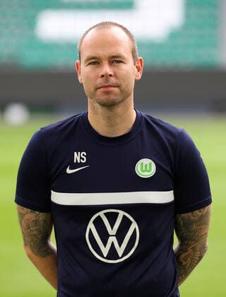 Zeugwart Nils Scholz VfL Wolfsburg 1 BL, portrait date 2020 2021, Wolfsburg