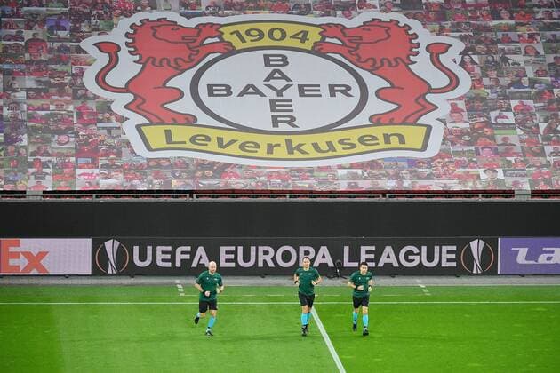 Leverkusen, Bayarena, 22 10 20, Europa League Bayer 04 Leverkusen OGC Nice Leverkusen The referee team of Ivica Modric, Fran Jovic and Hrvoje Radic all Croatia Europa League Bayer 04 Leverkusen OGC Nice Leverkusen Copyright: xEibner-Pressefotox EP_eer