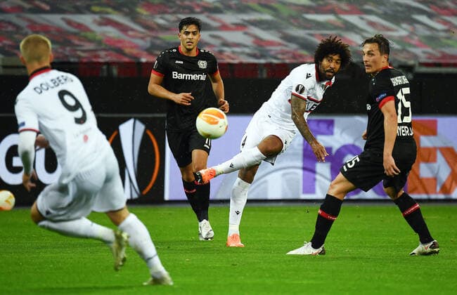 22 10 2020, xjhx, Football UEFA Europa League, Bayer 04 Leverkusen OGC Nice emspor, v l Kasper Dolberg OGC Nice , Nadiem Amiri Bayer Leverkusen , Dante OGC Nice , Julian Baumgartlinger Bayer Leverkusen DFL DFB REGULATIONS PROHIBIT ANY USE OF PHOTOGRAPHS as IMAGE SEQUENCES and or QUASI VIDEO Leverkusen