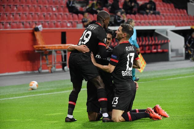 Cheers from left to right , Moussa Diaby Bayer 04 Leverkusen , Nadiem Amiri Bayer 04 Leverkusen , Lucas Alario Bayer 04 Leverkusen 22 10 2020, Football, UEFA Europa League, Season 2020 2021, 1 Matchday, Bayer 04 Leverkusen OGC Nice Photo TEAM2sportphoto Leverkusen BayArena North Rhine-Westphalia Germany Team2