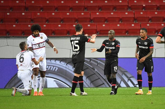 Cheers from right , Leon Bailey Bayer Leverkusen , Moussa Diaby Bayer 04 Leverkusen , Julian Baumgartlinger Bayer 04 Leverkusen , left Dante OGC Nice , Morgan Schneiderlin OGC Nice 22 10 2020, Football, UEFA Europa League, Season 2020 2021, 1 Matchday, Bayer 04 Leverkusen OGC Nice Photo TEAM2sportphoto Leverkusen BayArena Nordrhein Westfalen Germany Team2