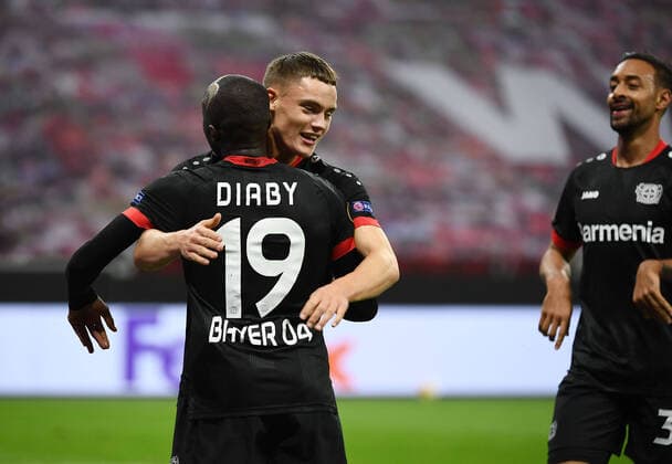 22 10 2020, xjhx, Football UEFA Europa League, Bayer 04 Leverkusen OGC Nice emspor, v l Moussa Diaby Bayer Leverkusen , Florian Wirtz Bayer Leverkusen , Karim Bellarabi Bayer Leverkusen celebrate the goal, The goal celebration for the 6 1 DFL DFB REGULATIONS PROHIBIT ANY USE OF PHOTOGRAPHS as IMAGE SEQUENCES and or QUASI VIDEO Leverkusen