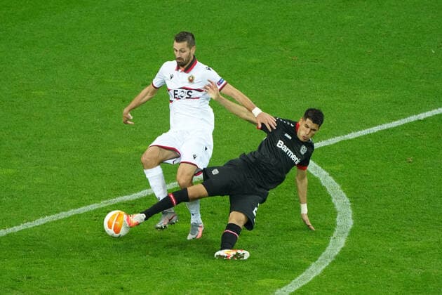 Football , Europa League, Season 2020 2021, Corona Time, Covid 19, Bayer 04 Leverkusen vs OGC Nice , Group Stage, Group C, 22 10 2020, Bayarena Leverkusen , morgan schneiderlin, nice, , exequiel palacios Bayer 04 Leverkusen ,