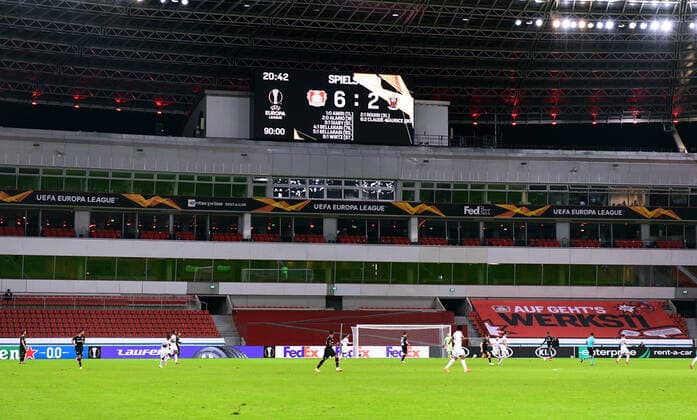 Football, UEFA Europa League, Men, Season 2020 2021, Group C, 1 Matchday, BayArena Leverkusen, Bayer Leverkusen black OGC Nice white 6 2 Final Score on the Scoreboard Feature, Symbol, Symbol Image DFL UEFA REGULATIONS PROHIBIT ANY USE OF PHOTOGRAPHS AS IMAGE SEQUENCES AND OR QUASI VIDEO