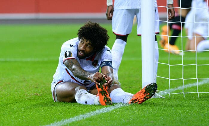 Football, UEFA Europa League, Men, Season 2020 2021, Group C, 1 Matchday, BayArena Leverkusen, Bayer Leverkusen black OGC Nice white 6 2 Dante NIZ disappointed disappointment, frustration, action, single image DFL UEFA REGULATIONS PROHIBIT ANY USE OF PHOTOGRAPHS AS IMAGE SEQUENCES AND OR QUASI VIDEO