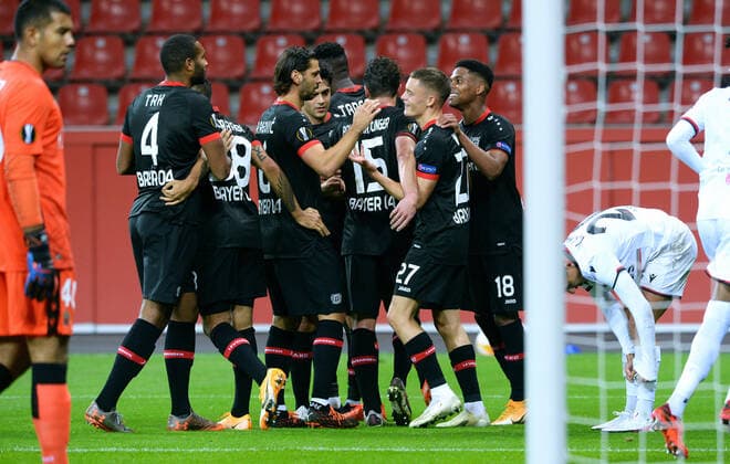 Football, UEFA Europa League, Men, Season 2020 2021, Group C, 1 Matchday, BayArena Leverkusen, Bayer Leverkusen black OGC Nice white 6 2 Cheers Florian Wirtz LEV after his goal for 6 1 Cheers, Joy, Action DFL UEFA REGULATIONS PROHIBIT ANY USE OF PHOTOGRAPHS AS IMAGE SEQUENCES AND OR QUASI VIDEO