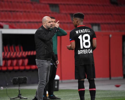 Coach Peter Bosz Bayer 04 Leverkusen , left , with Wendell Bayer 04 Leverkusen 22 10 2020, Football, UEFA Europa League, Season 2020 2021, 1 Matchday, Bayer 04 Leverkusen OGC Nice 6 2 Photo TEAM2sportphoto Leverkusen BayArena Nordrhein Westfalen Germany Team2