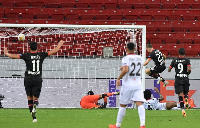 Florian Wirtz Bayer 04 Leverkusen , 2 v re , scores the goal for 6 1 22 10 2020, Football, UEFA Europa League, Season 2020 2021, 1 Matchday, Bayer 04 Leverkusen OGC Nice 6 2 Photo TEAM2sportphoto Leverkusen BayArena Nordrhein Westfalen Germany Team2