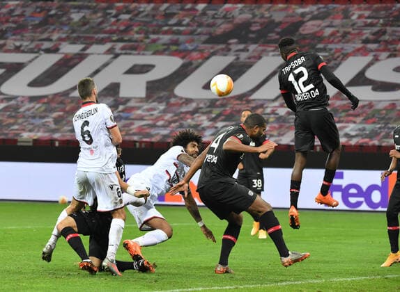 v re , Edmond Tapsoba Bayer 04 Leverkusen , Jonathan Tah Bayer 04 Leverkusen , Dante OGC Nice , Morgan Schneiderlin OGC Nice 22 10 2020, Football, UEFA Europa League, Season 2020 2021, 1 Matchday, Bayer 04 Leverkusen OGC Nice 6 2 Photo TEAM2sportphoto Leverkusen BayArena North Rhine-Westphalia Germany Team2