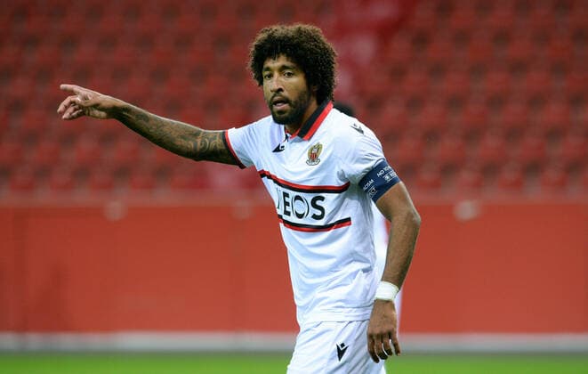 Football, UEFA Europa League, Men, Season 2020 2021, Group C, 1 Matchday, BayArena Leverkusen, Bayer Leverkusen black OGC Nice white 6 2 Dante NIZ Action, single image DFL UEFA REGULATIONS PROHIBIT ANY USE OF PHOTOGRAPHS AS IMAGE SEQUENCES AND OR QUASI VIDEO