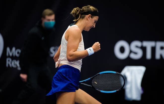 October 23, 2020, Ostrava, CZECH REPUBLIC: Victoria Azarenka of Belarus in action during the quarter-final at the 2020 J&T Banka Ostrava Open WTA, Tennis Damen Premier tennis tournament against Elise Mertens of Belgium Ostrava CZECH REPUBLIC - ZUMAa181 20201023_zaa_a181_075 Copyright: xRobxPrangex