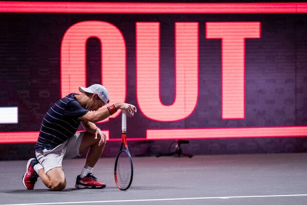 bett1HULKS Championship ATP 250 Cologne, 23 10 2020 Diego SCHWARTZMAN ARG kneels frustrated on the ground, background OUT bett1HULKS Championship ATP 250 on 23 10 2020 in Cologne LANXESSarena , Germany Copyright: xBEAUTIFULxSPORTS Wunderlx