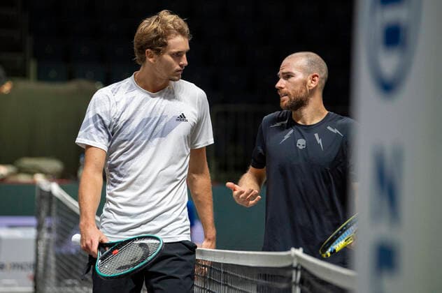 In Alexander ZVEREV GER , Adrian MANNARINO FRA Alexander ZVEREV GER vs. Adrian MANNARINO FRA , TENNIS, bett1HULKS Championship, 23 10 2020, GER, TENNIS, ATP TOUR, bett1HULKS Championship, Alexander ZVEREV GER vs. Copyright: xEibnerxPressefotox xBenjaminxSOELZERx EP_BSO