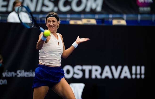 October 23, 2020, Ostrava, Czech Republic: Victoria Azarenka of Belarus in action during the quarter-final at the 2020 J&T Banka Ostrava Open WTA, Tennis Damen Premier tennis tournament against Elise Mertens of Belgium Ostrava Czech Republic - ZUMAa181 20201023_zaa_a181_060 Copyright: xRobxPrangex