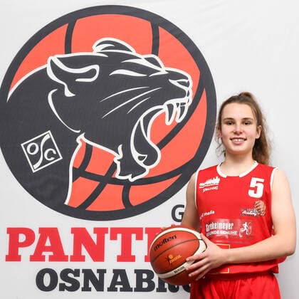Basketball team shooting Panthers Academy Osnabrück on 23 10 2020 in the OSC hall in Osnabrück Lower Saxony Germany Zoe Perlick Panthers Academy Osnabrück, 2 DBBL North, portrait date 2020 2021
