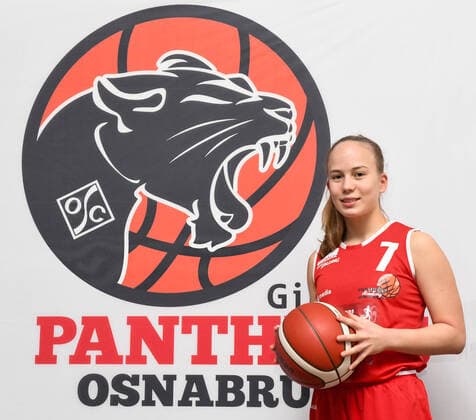 Basketball team shooting Panthers Academy Osnabrück on 23 10 2020 in the OSC hall in Osnabrück Lower Saxony Germany Louisa Riehemann Panthers Academy Osnabrück, 2 DBBL North, portrait date 2020 2021