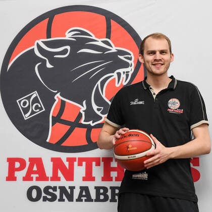 Basketball team shooting Panthers Academy Osnabrück on 23 10 2020 in the OSC hall in Osnabrück Lower Saxony Germany Coach Mika Scheidemann Panthers Academy Osnabrück, 2 DBBL North, portrait date 2020 2021