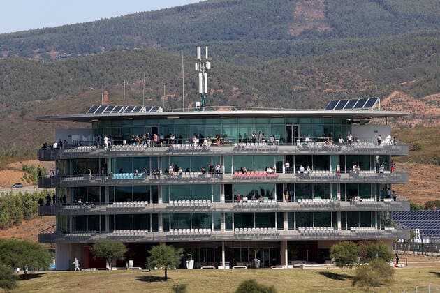 FORMULA 1 HEINEKEN PORTUGUESE GRAND PRIX 2020 24 10 2020, Autodromo Internacional do Algarve, Portimao, FORMULA 1 HEINEKEN PORTUGUESE GRAND PRIX 2020,in the picture spectators on the VIP Tower in Portimao nordphotoxBratic nph00250