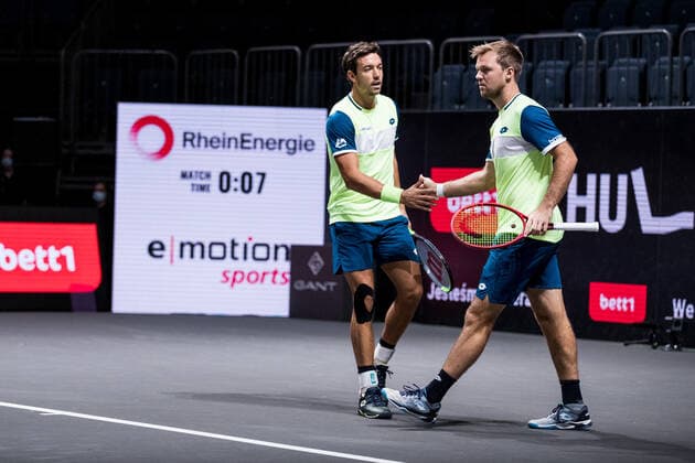 bett1HULKS Championship ATP 250 Cologne, 24 10 2020 high five MIES and KRAWIETZ semi-final doubles Marcus DANIELL NZL and Philipp OSWALD AUT vs. Kevin KRAWIETZ GER and Andreas MIES GER 3 bett1HULKS Championship ATP 250 on 24 10 2020 in Cologne LANXESSarena , Germany Copyright: xBEAUTIFULxSPORTS Wunderlx