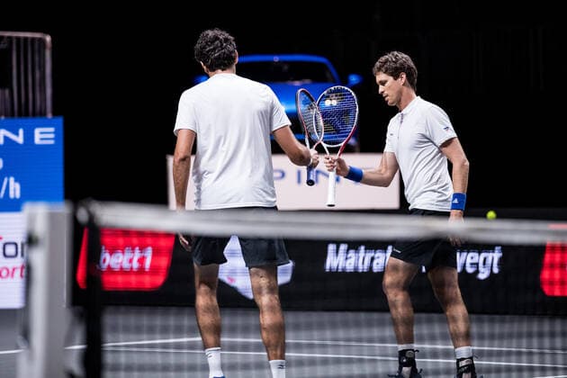 bett1HULKS Championship ATP 250 Cologne, 24 10 2020 High-five OSWALD and DANIELL semi-final doubles Marcus DANIELL NZL and Philipp OSWALD AUT vs Kevin KRAWIETZ GER and Andreas MIES GER 3 bett1HULKS Championship ATP 250 on 24 10 2020 in Cologne LANXESSarena , Germany Copyright: xBEAUTIFULxSPORTS Wunderlx
